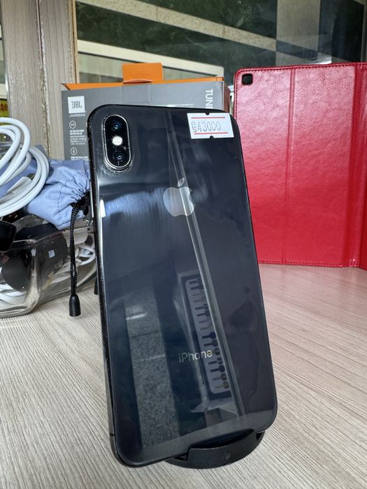 Продам iphone X.