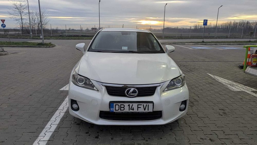Lexus CT200h Toyota Auris Corola Prius Premium hibrid automata