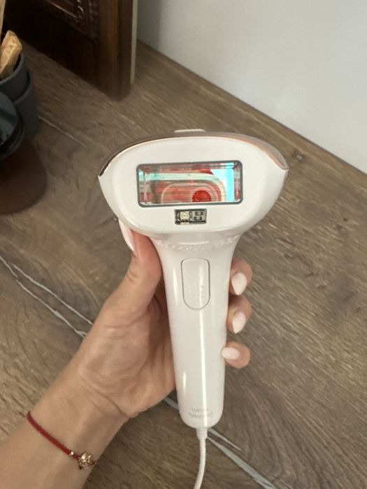 Фотоепилатор Philips Lumea IPL 7000 SC1997/00