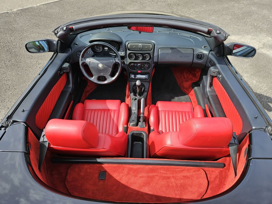 Alfa Romeo Spider 916