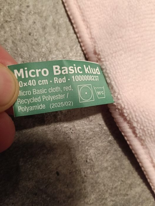 Lavete din Microfibră 40 x 40. La 4 lei bucata.