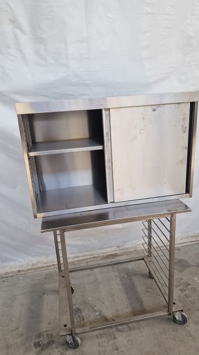 Немски шкаф за стена изцяло от неръждаема стомана