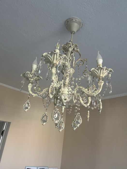 Продам дорогую люстру