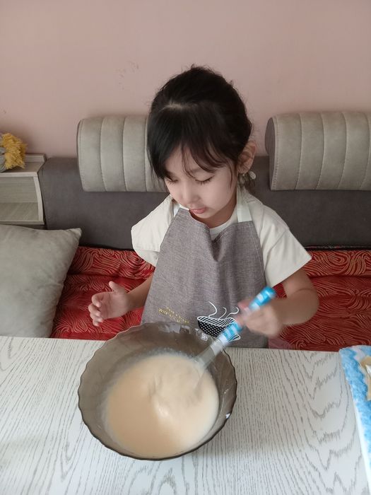 O'z uyimda bola qarayman