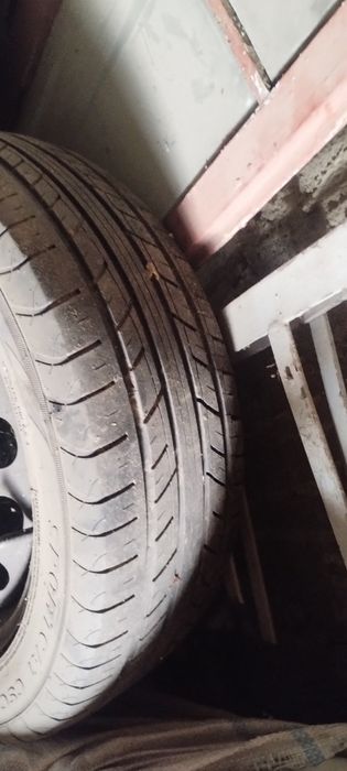 Vând jante din tabla 5 112 16 cu anvelope,205 55 16 preț negociabil
