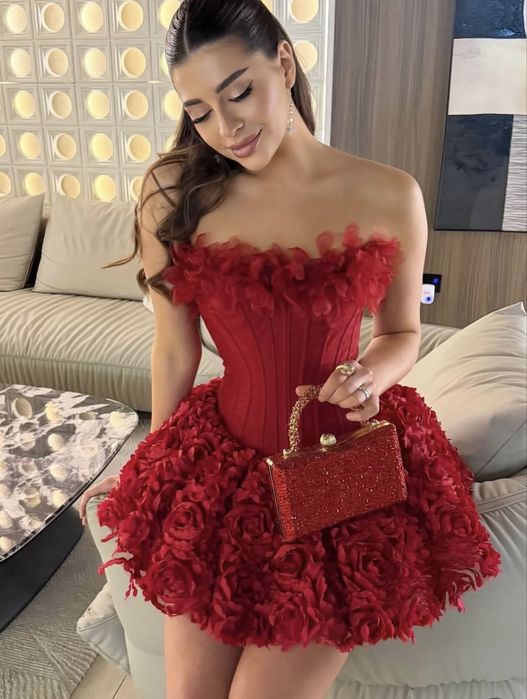 Вечерние платья красная