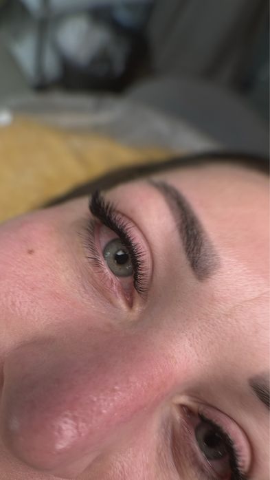 Маникюр и ресницы от 11000