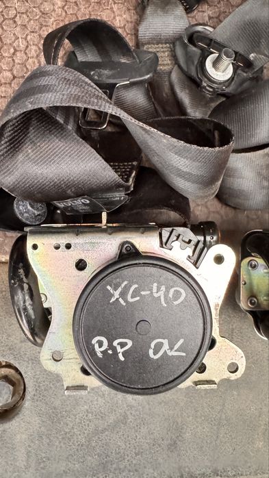 Волво xc40 предни колани