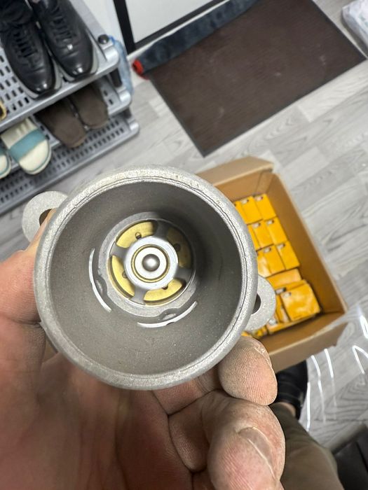 Термостат Perkins 4133L064