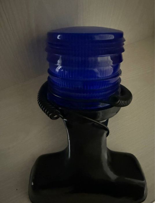 Мигалка на кранштейне магнит  оперотивная AMR