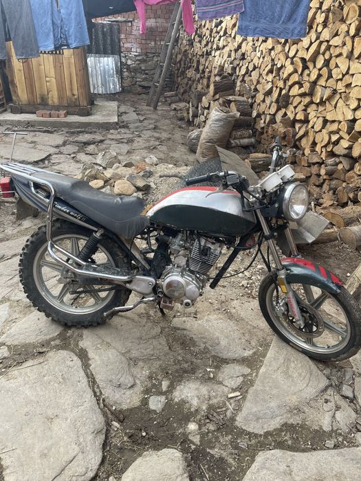 Vand motocicleta defectă 125 500 lei