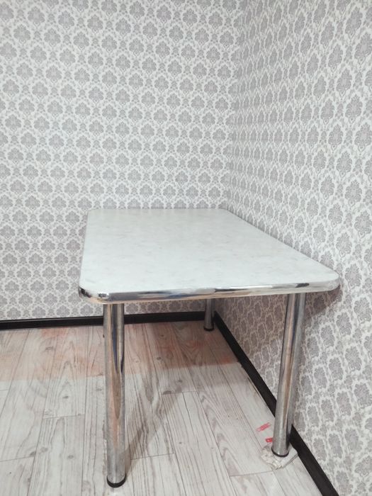 Продам стол в хорошем состоянии