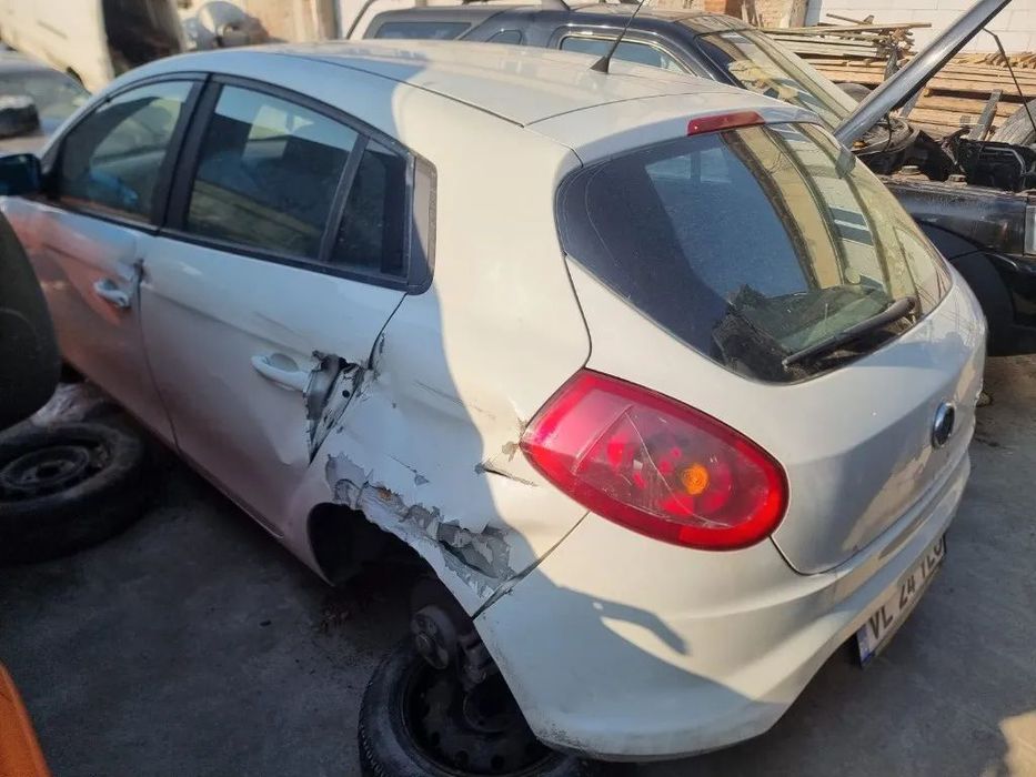 dezmembrez Fiat Bravo 2, an 2008, motor 1.9 jtd 120cp cod 192A8000, cutie de viteze manuala 5 trepte