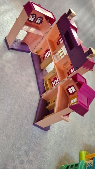 Домики и разные игрушечки