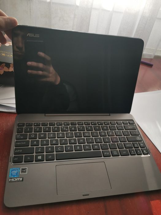 Tabletă + Tastatură)