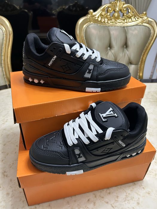 Adidasi Louis Vuitton nou