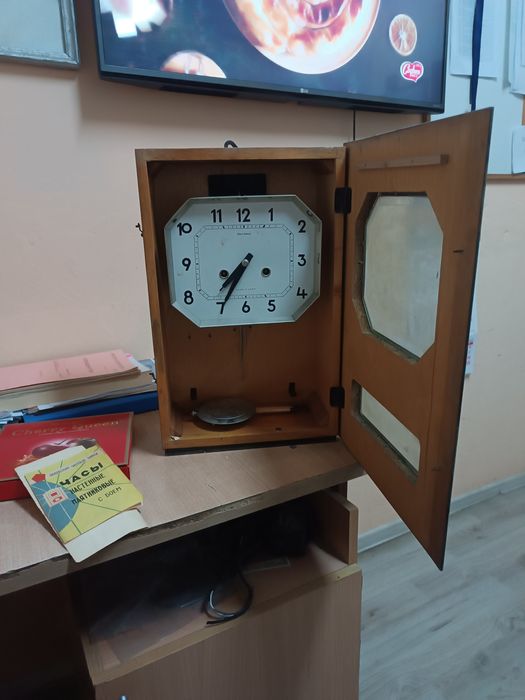 Руски стенен часовник