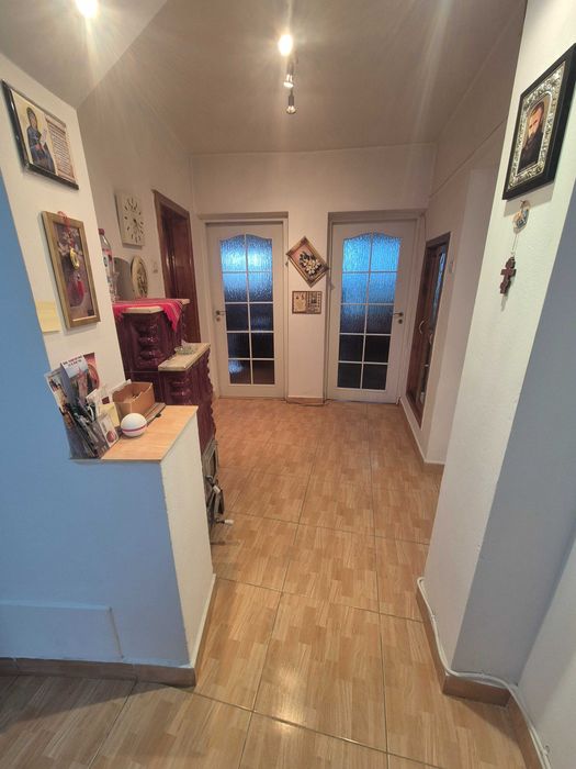 Vand apartament Alesd 2 camere zona centrala