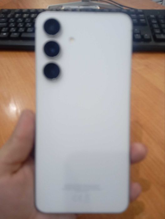 Телефон Samsung S25FE