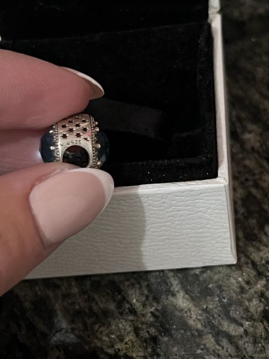 Гривна с талисман Pandora