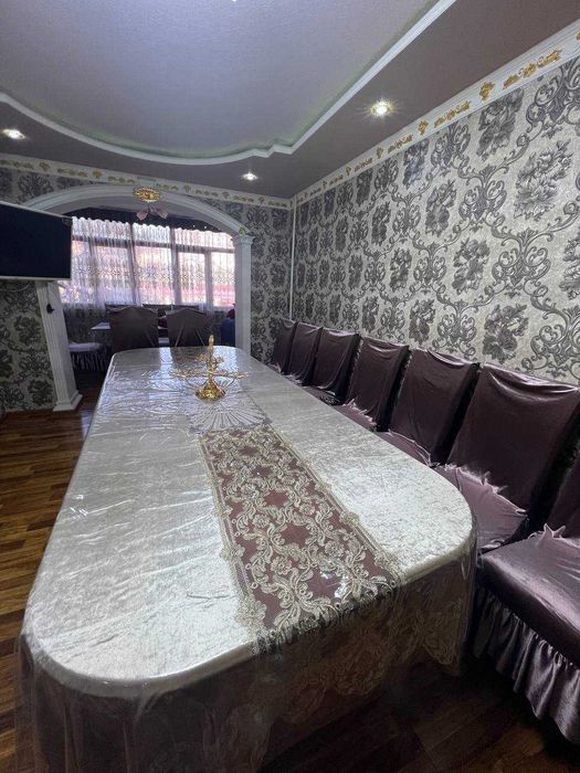 Продаю стол на 12 персон