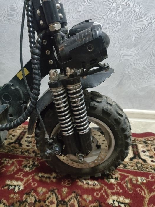 Продам электросамокат Kugoo