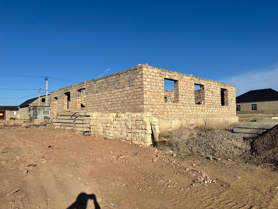 Продаётся Недостроенный дом с коммуникациями