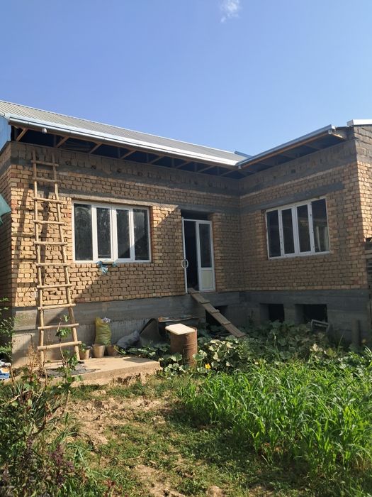 Уй сотилади. 7 хона 4 таси каробка холатда.