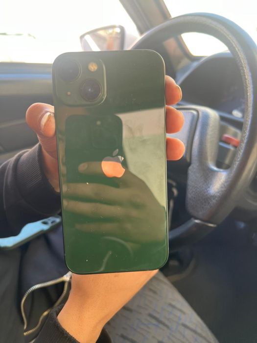 Продам айфон 13