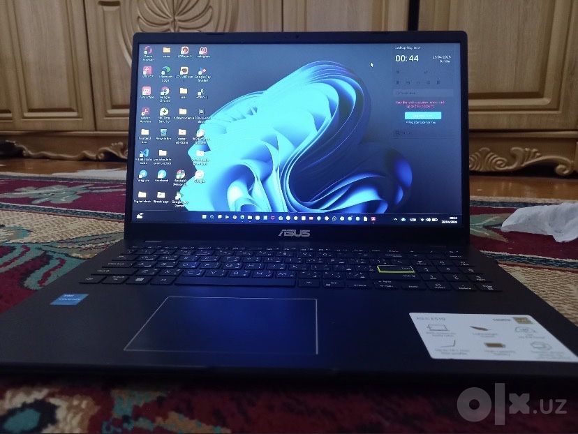 Asus E510K oldigon odamlar boʻlsa narxni kelshtrib beraman