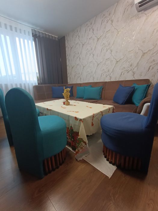 3 броя табуретки+6 възглавнички