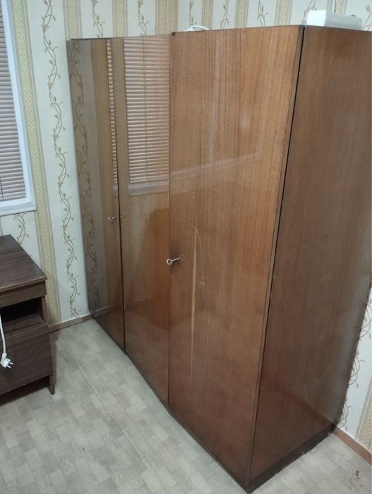 Спалня с масажиращ матрак + голям гардероб + шкаф