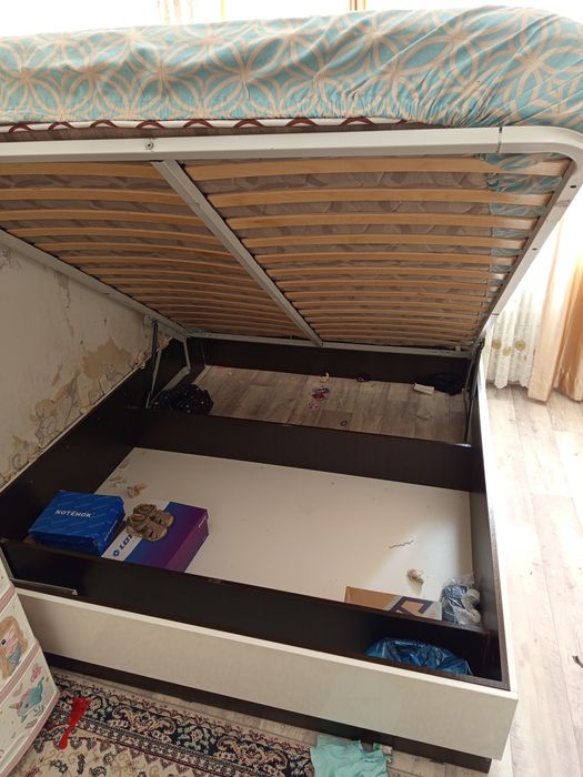 Кровать двуспальная