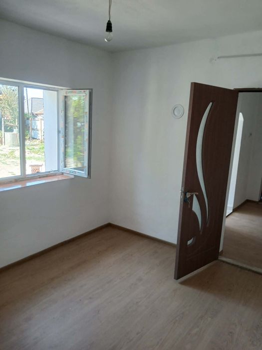Vand casă în comuna Salard