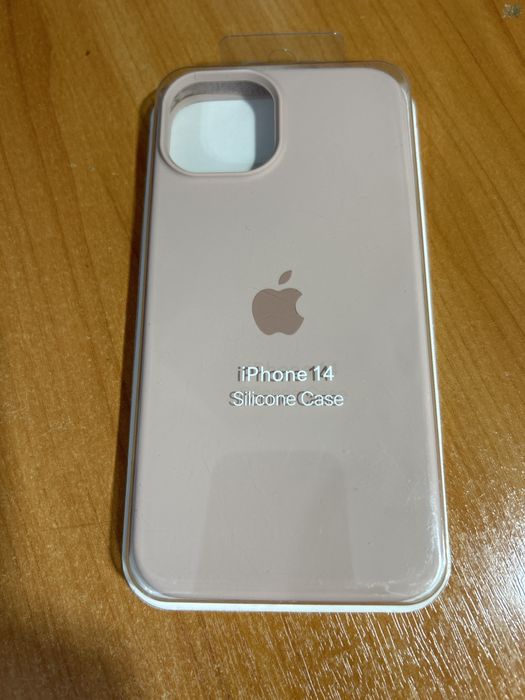 Чехлы на Айфон 14