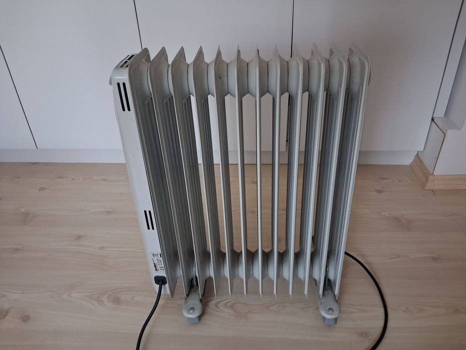 Calorifer electric Alaska, 12 elemenți Sibiu • OLX.ro