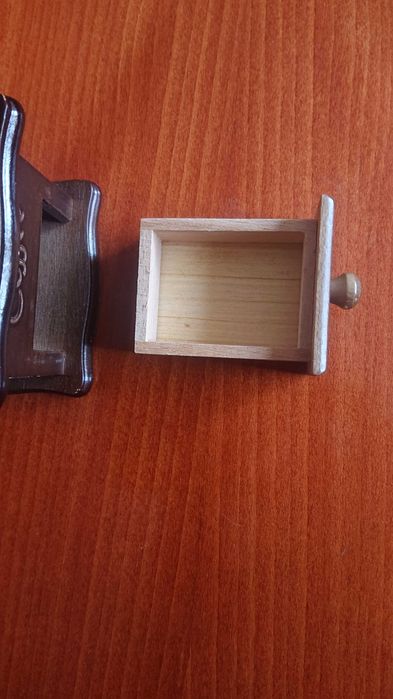 Нова ръчна мелничка за мелене на кафе, подправки.