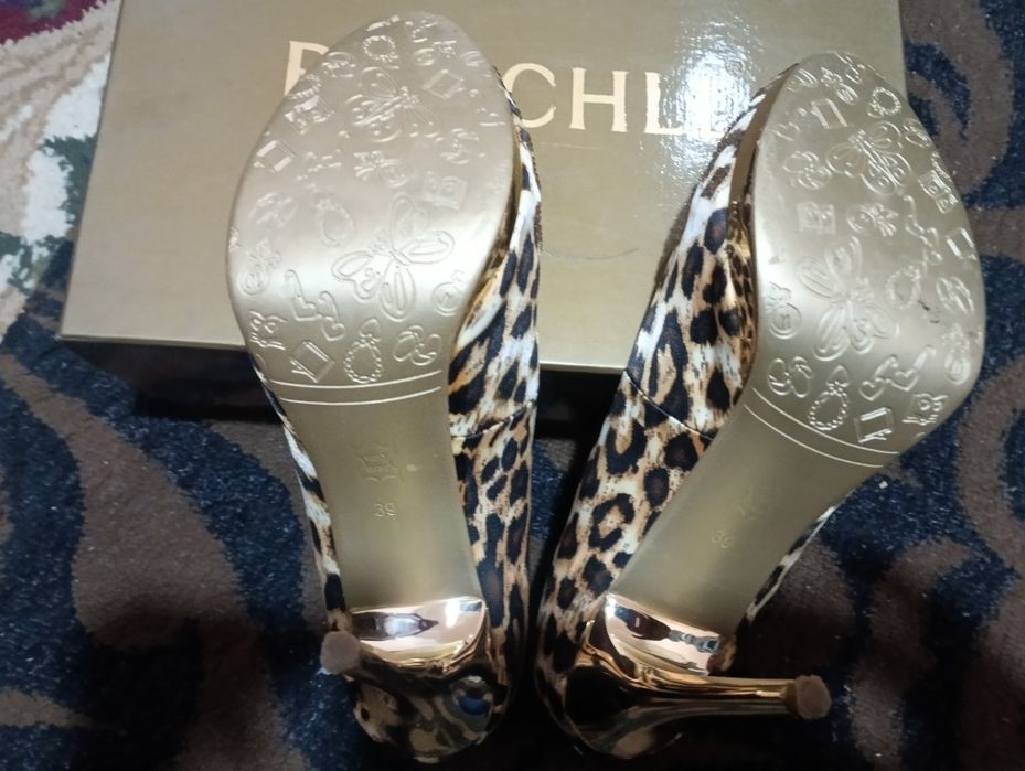 Женские туфли почти янги оригинал