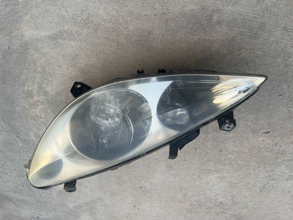 Ляв фар Peugeot 307 пежо оригинален Valeo с халоген