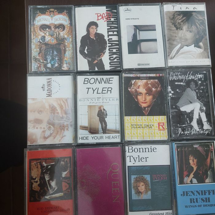 Casete audio clasice fară maneliști si cocala..