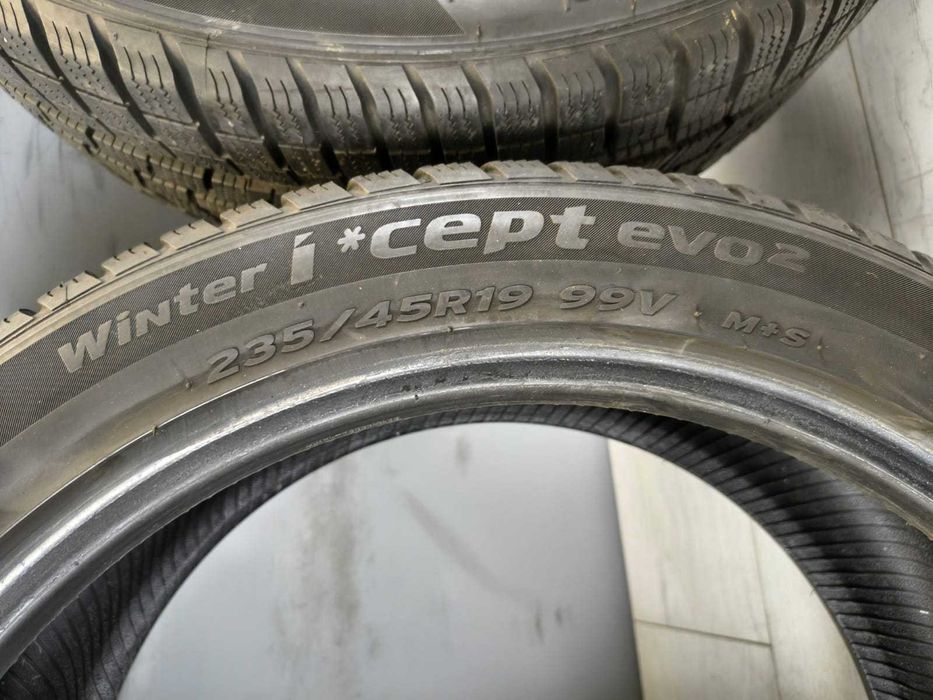Anvelope 235/45 R19, iarna, Hankook, DOT 2019