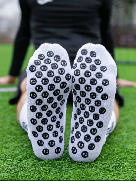 Футболные нескользящие носки