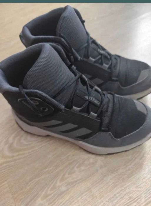 Adidas Terrex боти момче