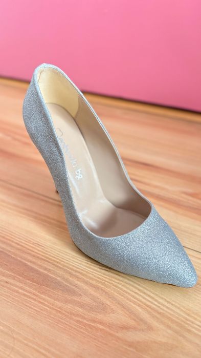 Елегантни дамски официални обувки