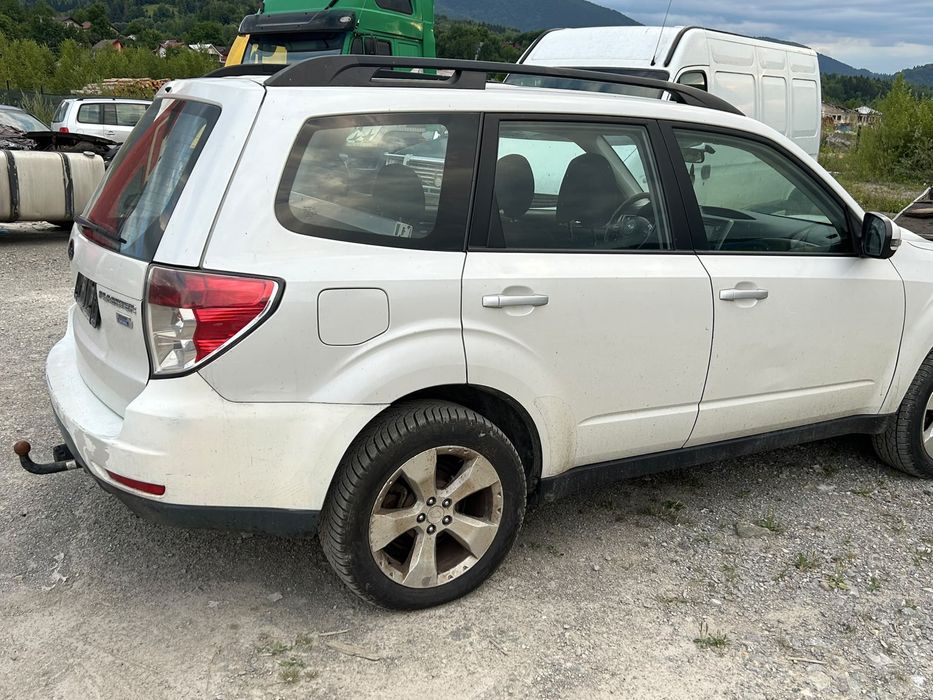 SUBARU Forester 0 — imagine 2