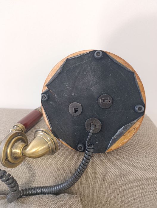 Античен стационарен телефон