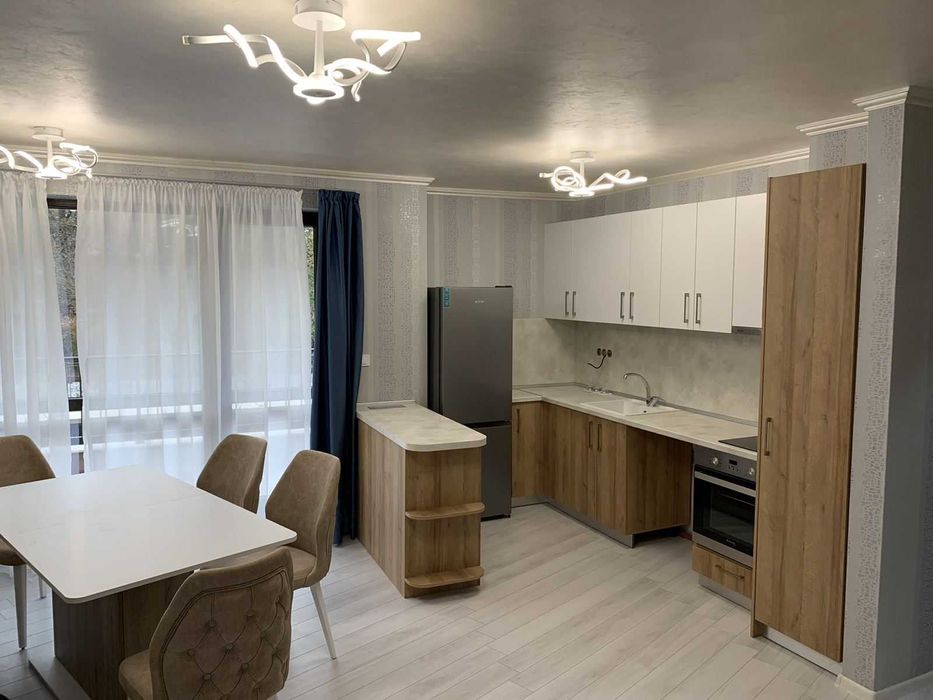 Тристаен апартамент в Центъра