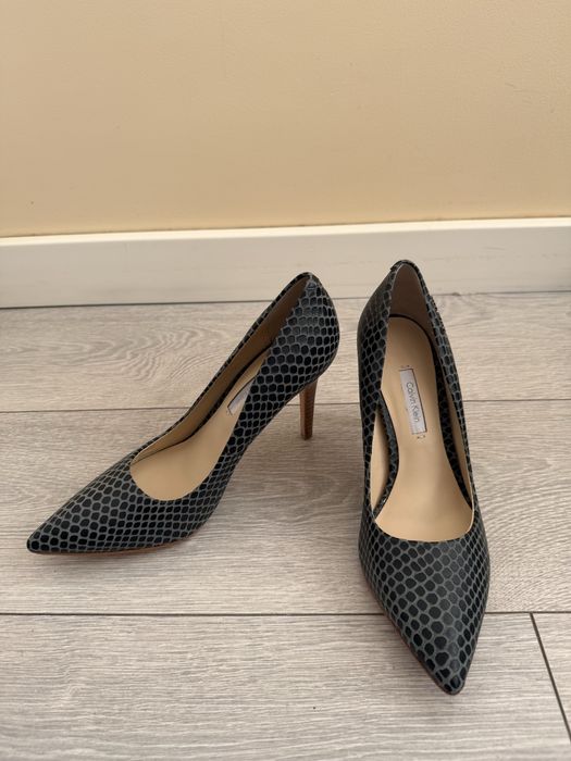 Calvin Klein  pantofi 37  9cm