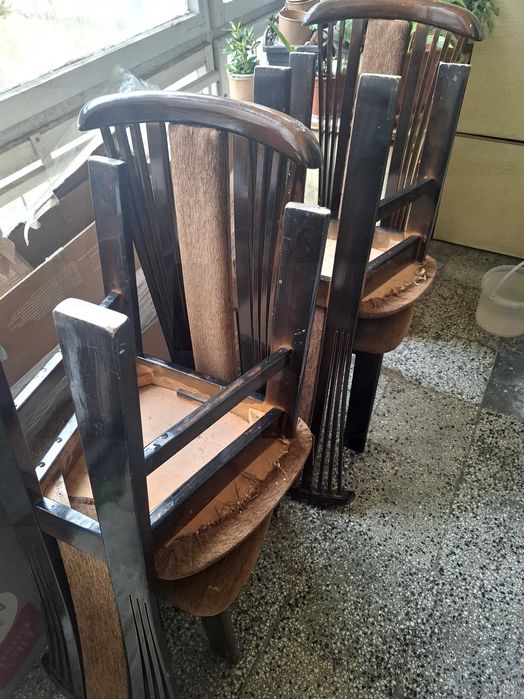 Трапезни столове дърво.