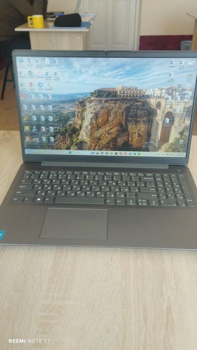 Noutbuk Lenova ishlashi yaxshi